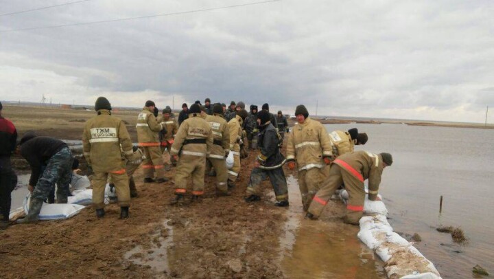 Более 1800 человек эвакуировали спасатели в Карагандинской области