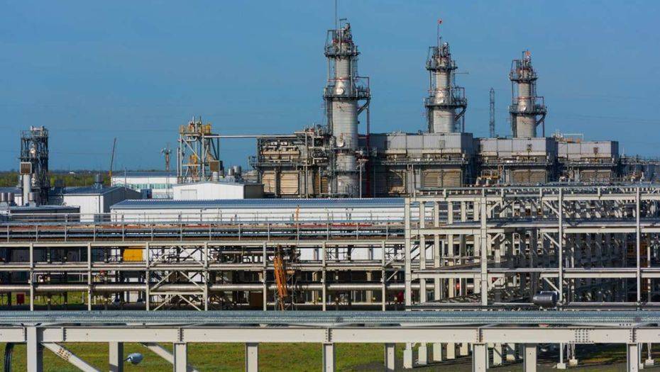 На Карачаганаке начали строить 4-й компрессор обратной закачки газа. Проект нужен для поддержания добычи нефти