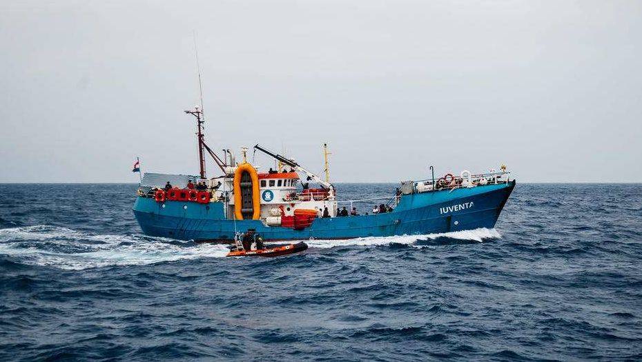 Премии за спасение беженцев на море удостоен экипаж, находящийся под следствием в Италии