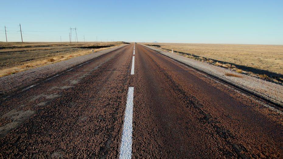 Бердонгар поднял проблему качества дорог во время путешествия из Астаны в Алматы