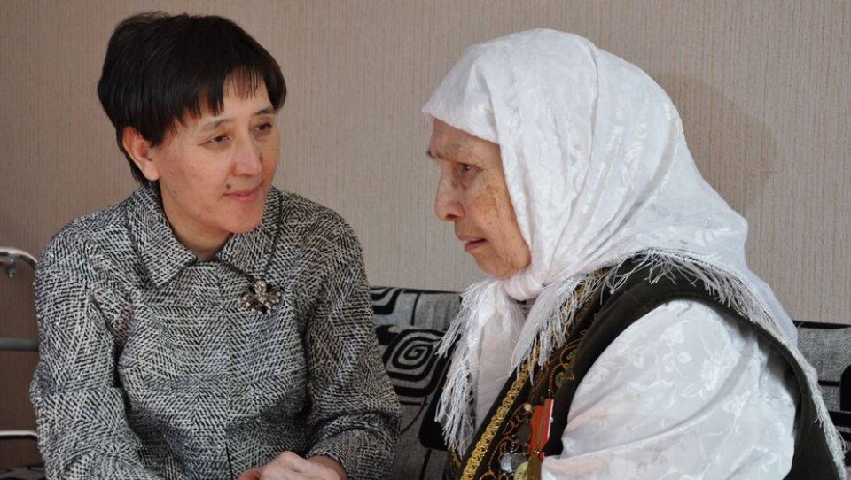 Тамара Дуйсенова поздравила 102-летнюю астанчанку с 8 Марта