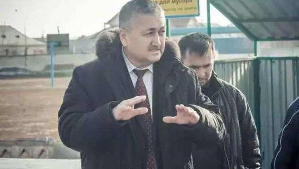 В ЮКО за взятку задержан аким, прославившийся после открытия туалета за 3 млн тенге