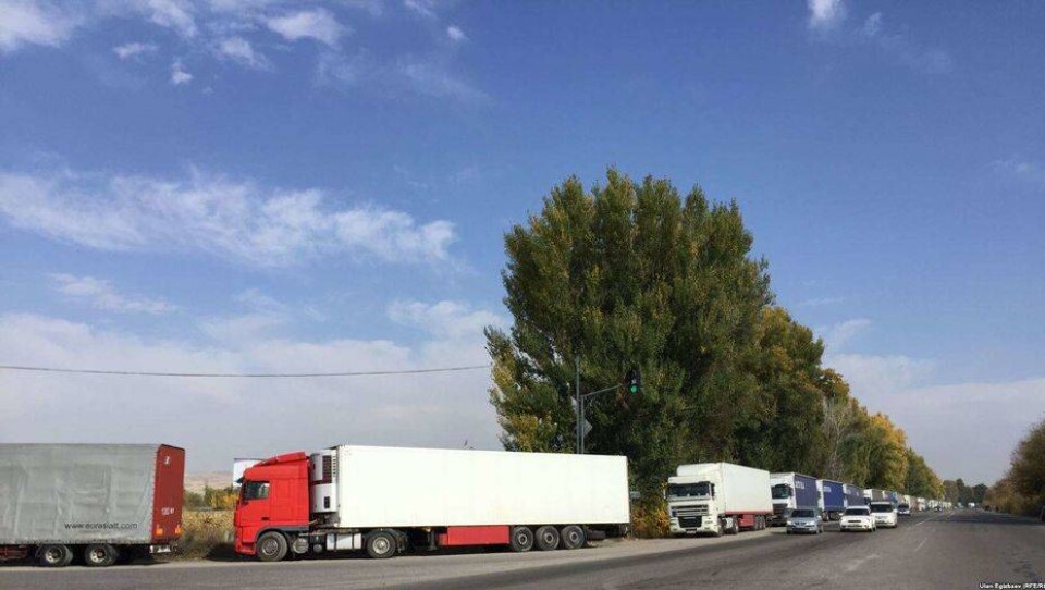 Узбекистан увеличил пропуск автомобилей на казахстанско-узбекской границе