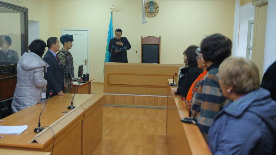 Ещё двоим охранникам, избившим посетителя павлодарского кафе, вынесли приговор
