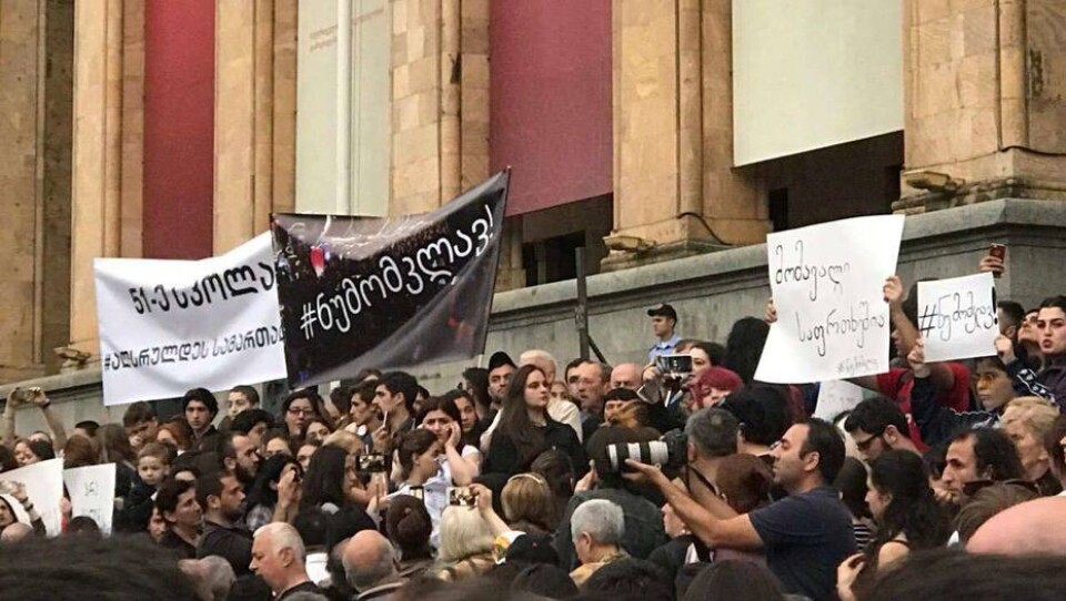 На акции протеста в Тбилиси задержали казахстанца, разыскиваемого Интерполом