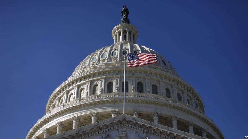 Сенат США требует сопровождающих Трампа отчитаться о поездке в Хельсинки