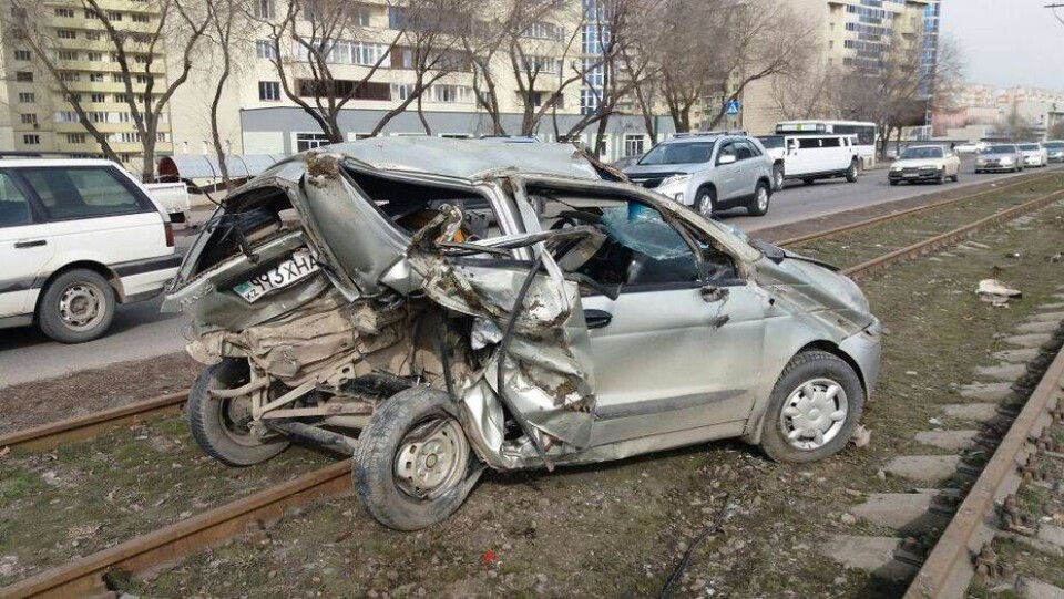 Daewoo Matiz в результате ДТП уменьшился вдвое
