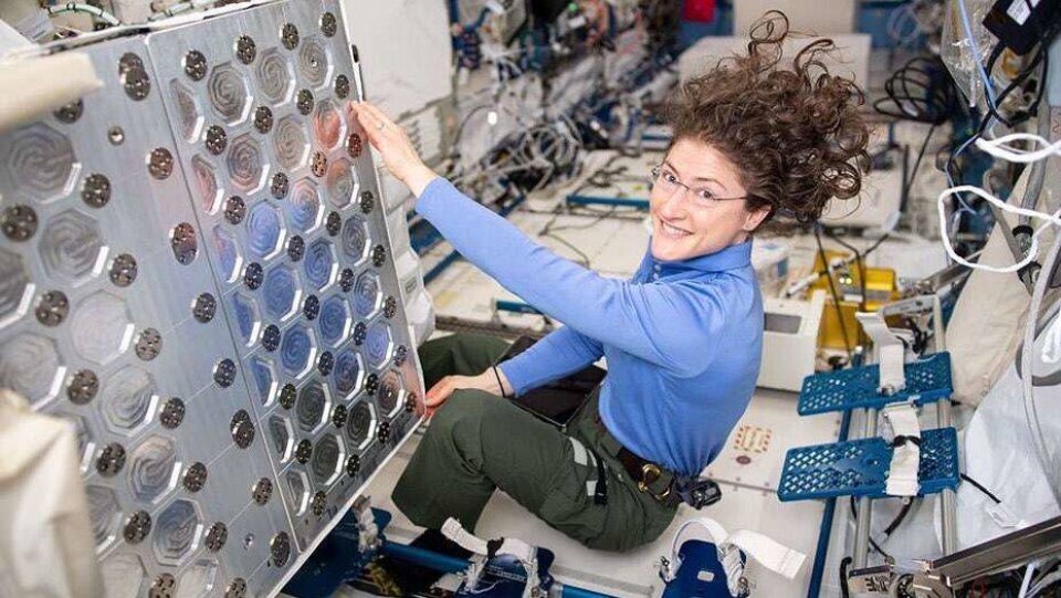 Астронавт Кристина Кук побила рекорд по длительности космического полёта среди женщин