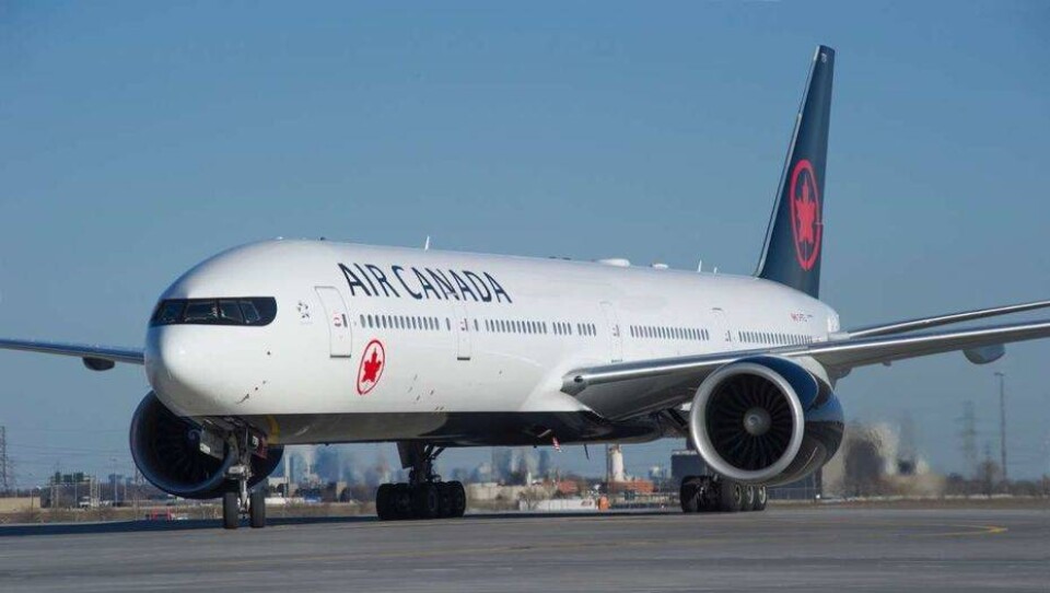 На рейсе Air Canada 12-летнюю мусульманку заставили снять платок