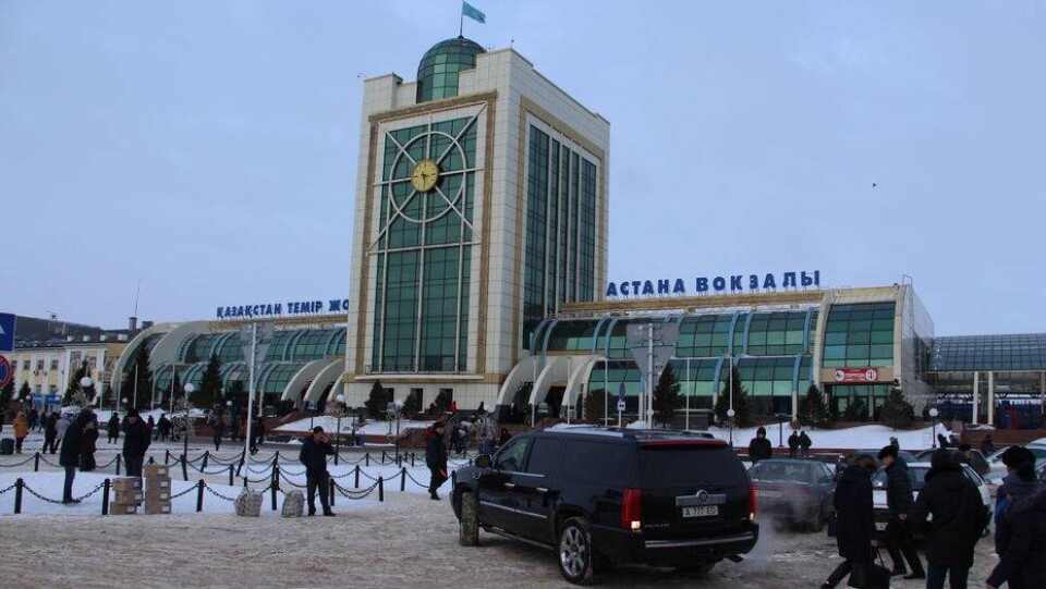 Стоимость стоянки на привокзальной площади Астаны озвучили в акимате