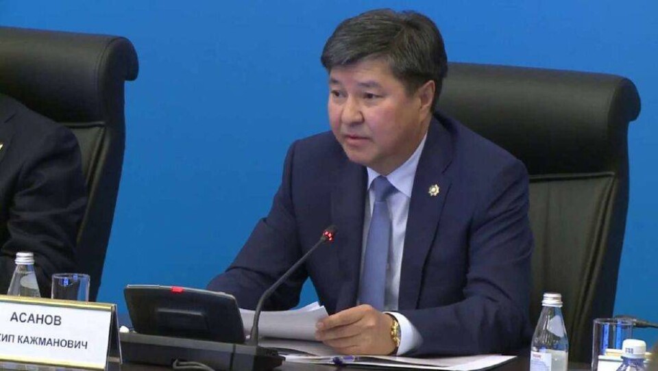 Асанов предложил разъяснять решения судов казахстанцам под роспись