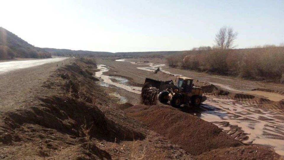 Дорожники в Алматинской области приготовились к переливам воды на проезжую часть