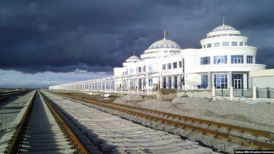 Туркменистан, где официально нет ни одного случая Covid-19, приостановил ж/д перевозки