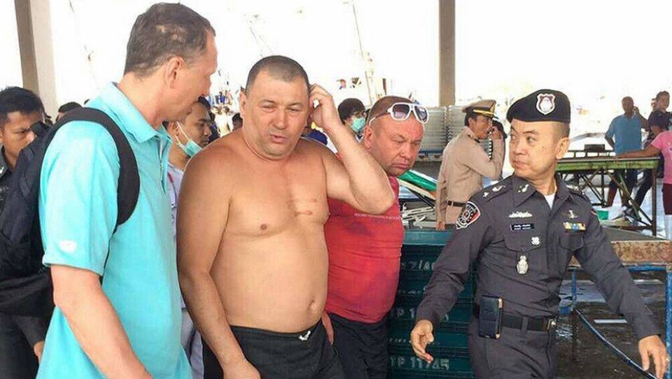 Россиянин сутки дрейфовал в открытом море в Таиланде, держась за буй