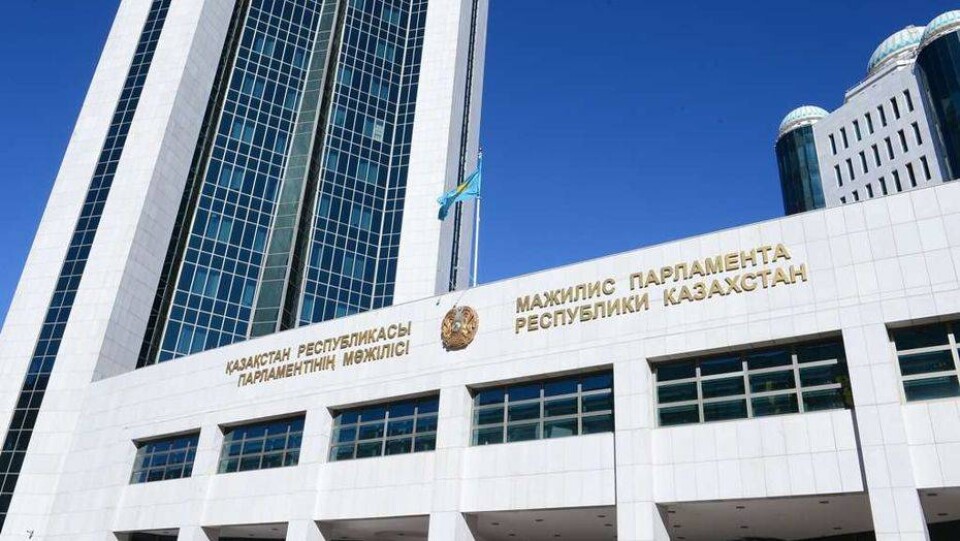 Депутаты Сената и Мажилиса перечислили однодневный заработок на борьбу с коронавирусом 