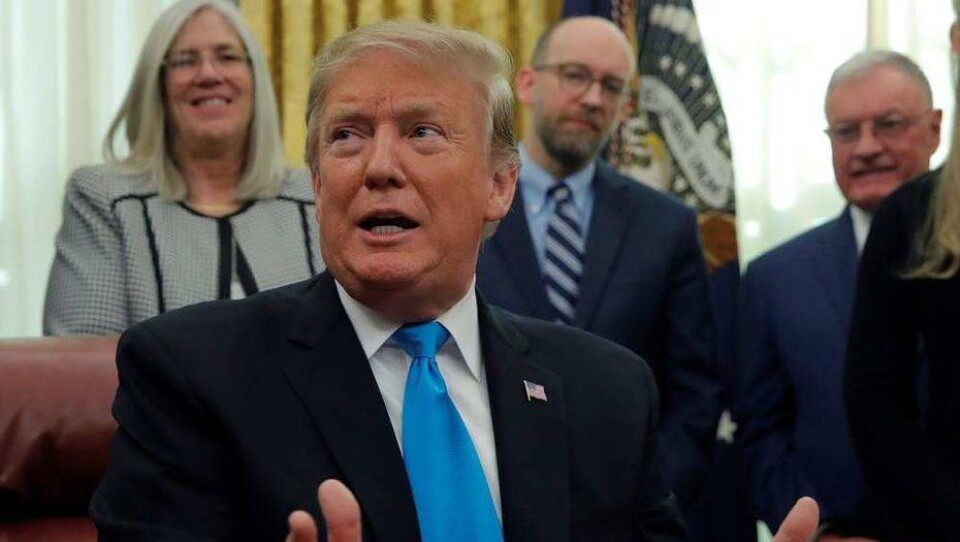 Трамп отложил повышение пошлин на китайские товары