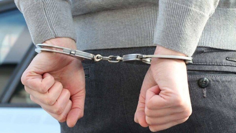 Адвоката задержали при получении 315 тысяч долларов в Алматы