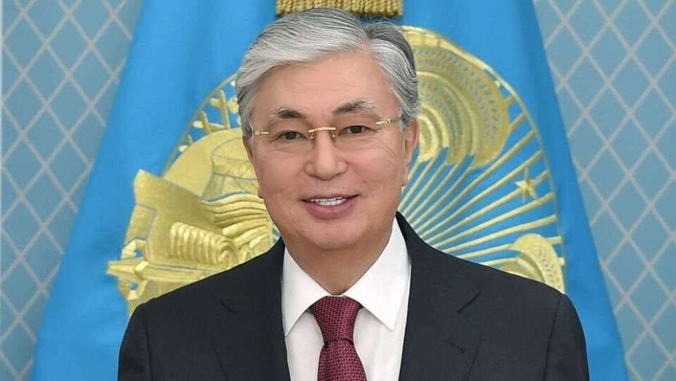 Касым-Жомарт Токаев поздравил казахстанцев с Днём Конституции