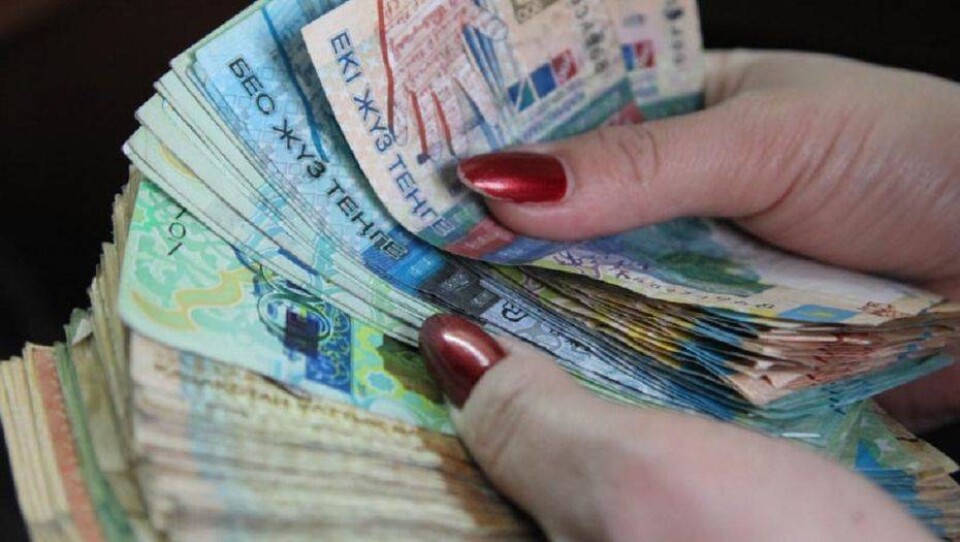 Незаконные премии начисляла себе бухгалтер районного отдела ЖКХ