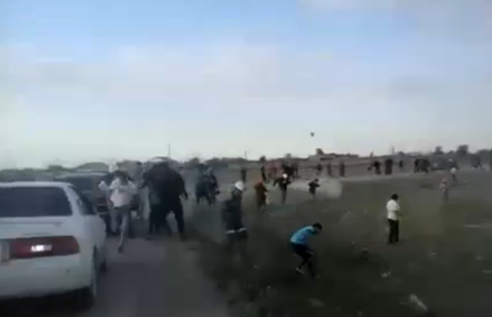 В сети опубликовано видео стрельбы близ шахты в Акмолинской области
