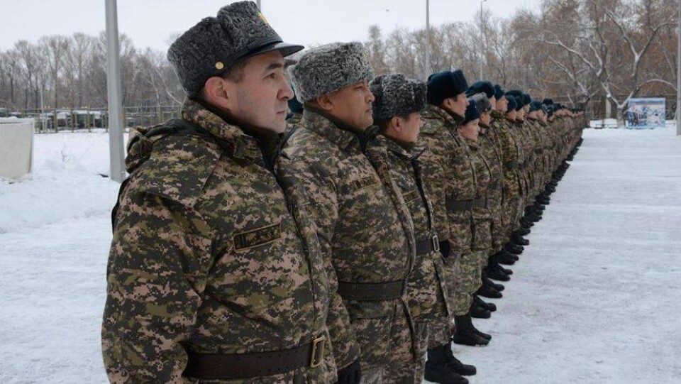 Минутой молчания почтили память погибших солдат в Вооружённых Силах Казахстана