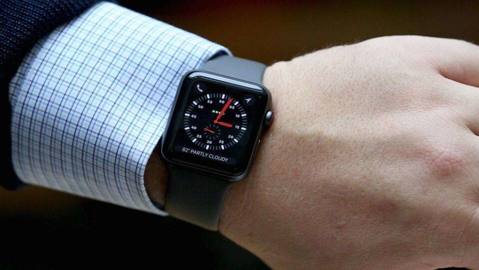 Apple бесплатно починит экраны "умных" часов, на которых могли появиться трещины