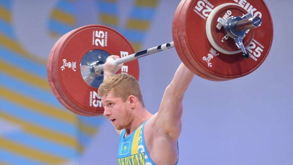 Казахстанский тяжелоатлет Альберт Линдер стал чемпионом Универсиады