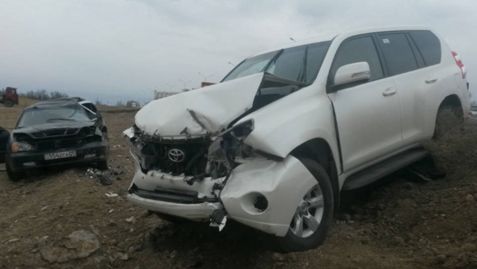 Очевидцы сняли работу спасателей после автокатастрофы на трассе Алматы-Капчагай