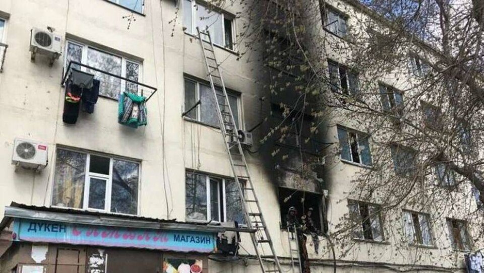 32 человека спасли при пожаре в столичном общежитии. Султанов поручил оценить состояние здания