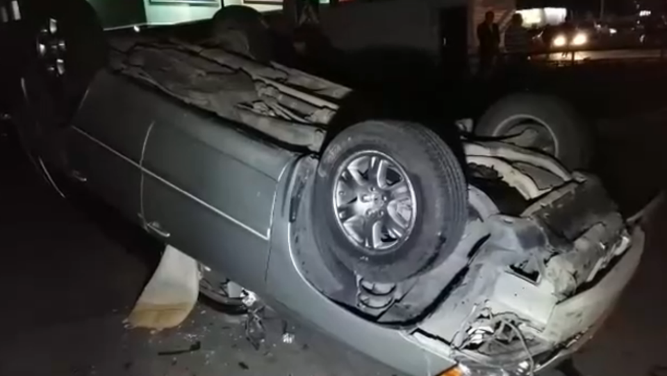 В столкновении автомобилей в Алматы Toyota опрокинулась колёсами вверх
