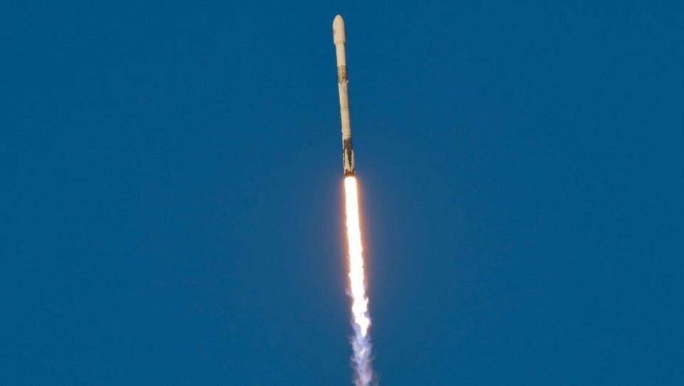SpaceX запустила ракету Falcon 9 с десятью спутниками