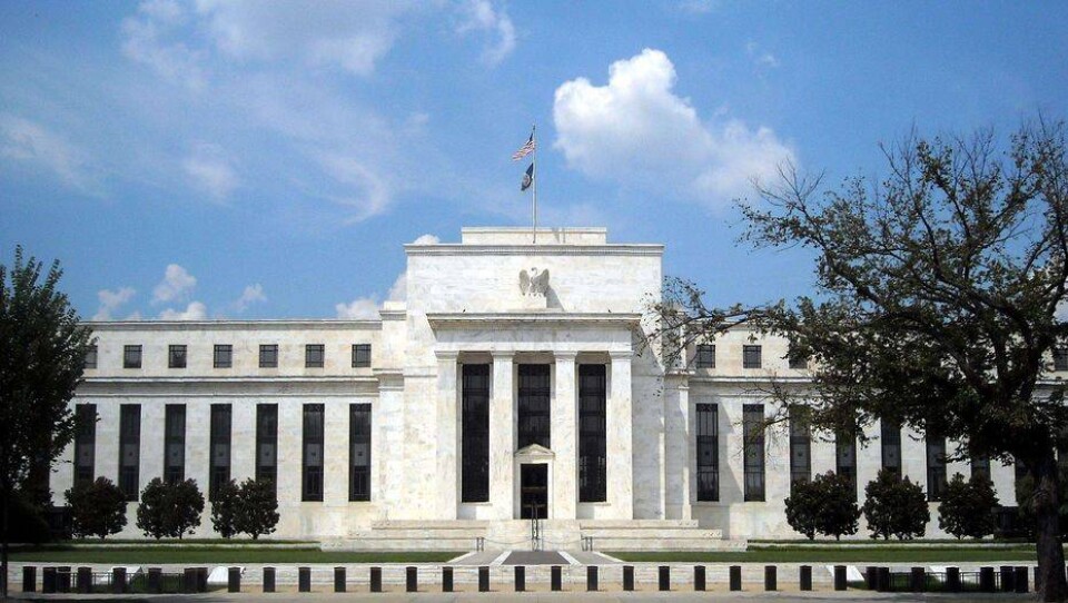 ФРС США впервые с 2008 года снизила базовую ставку