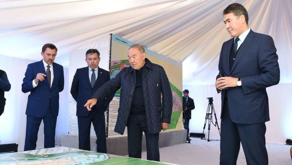 Назарбаеву показали план по дальнейшему развитию и застройке Астаны