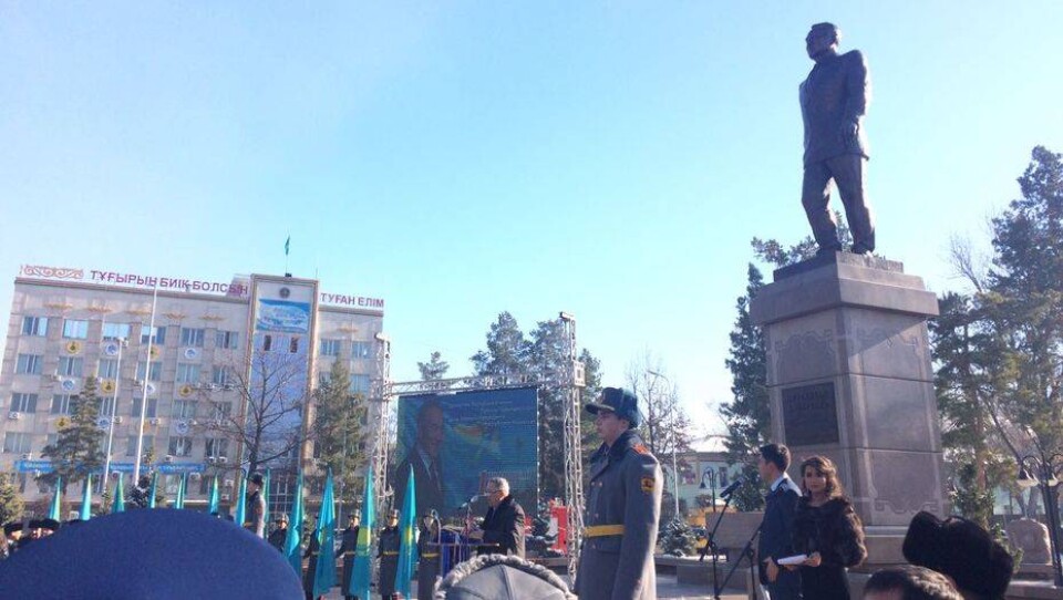 Памятник Нурсултану Назарбаеву установили в Талдыкоргане