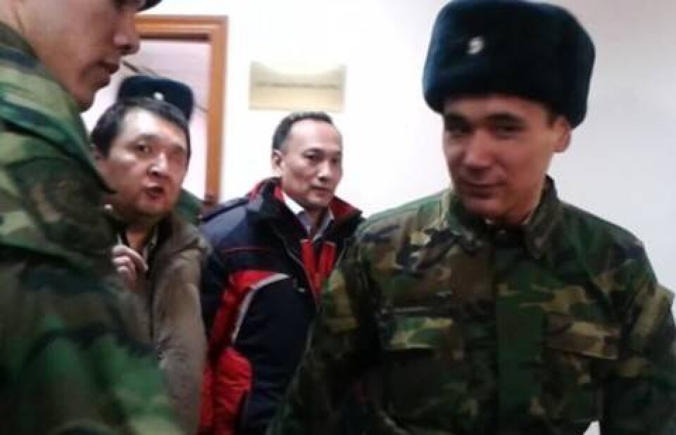 Между уголовным судом и трибуналом