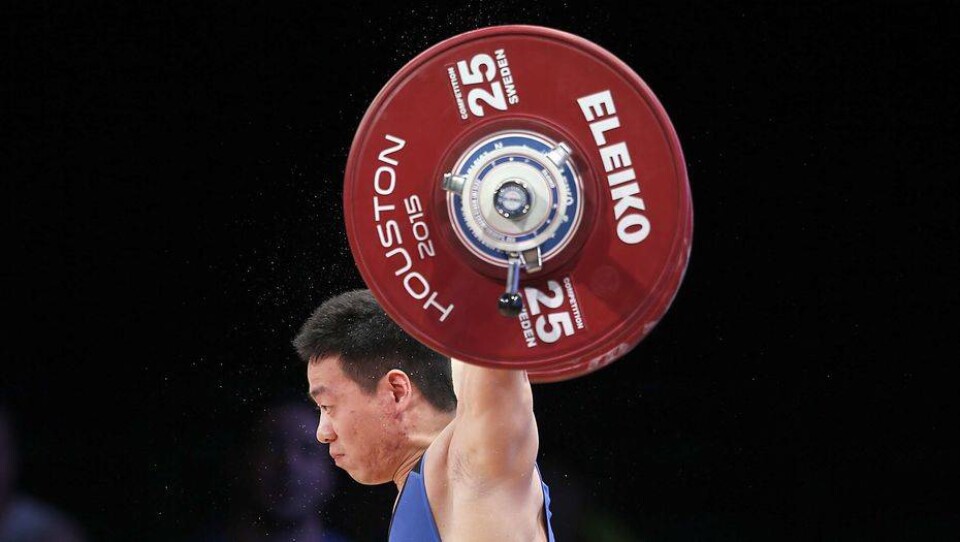 Китайский штангист выиграл для Казахстана медаль на чемпионате мира