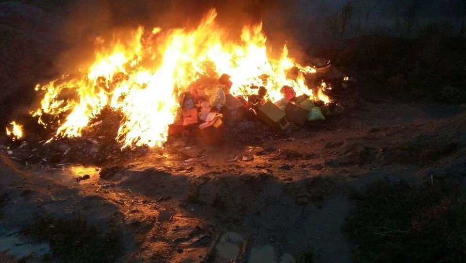 В Усть-Каменогорске медотходы сжигали на пустыре возле жилых домов