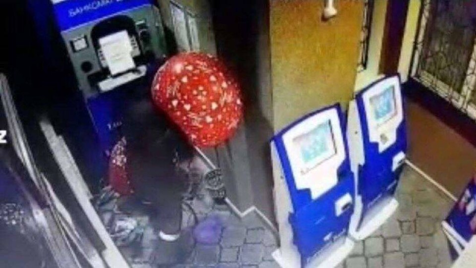 В Павлодарской области грабитель взорвал банкомат Евразийского банка