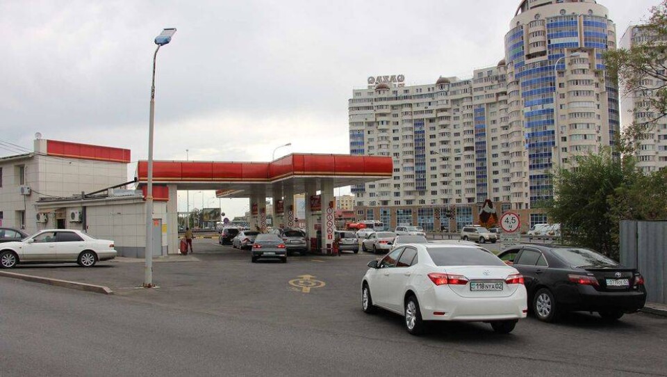 Алматинцы выступили против строительства заправки в 15 метрах от их домов 