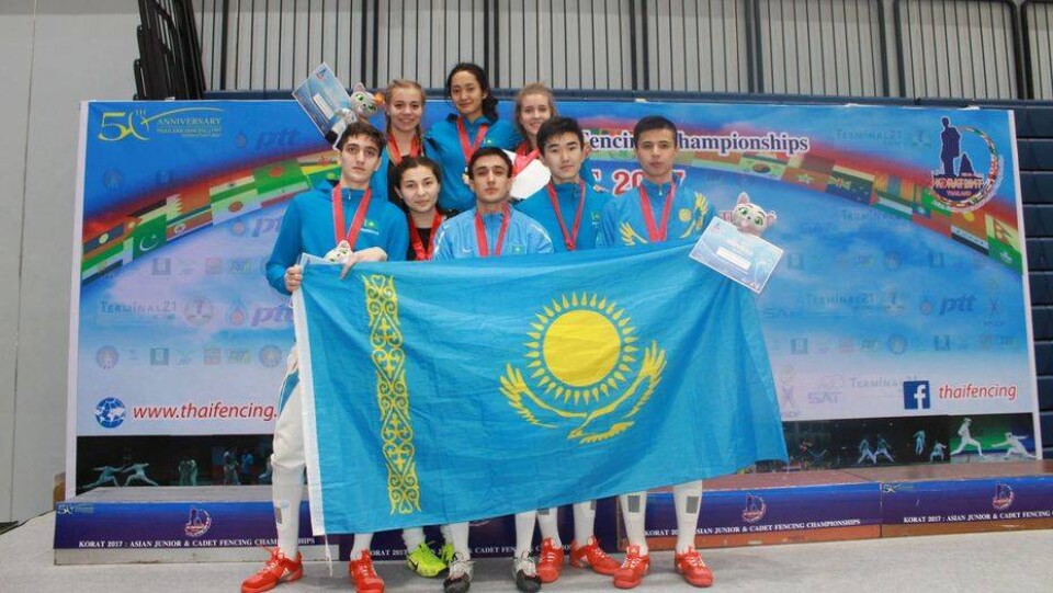 Казахстанские фехтовальщики выиграли шесть медалей на чемпионате Азии