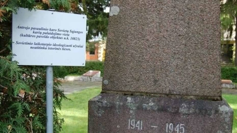 В Литве к советским памятникам добавили таблички о несоответствии исторической правде