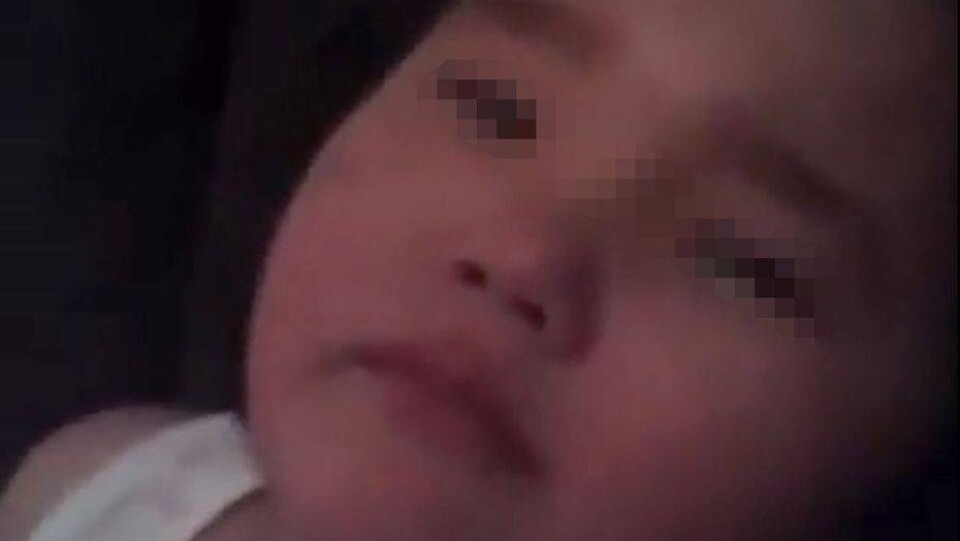 Начался суд над Нургуль Докуовой, избивавшей свою дочь Айлин