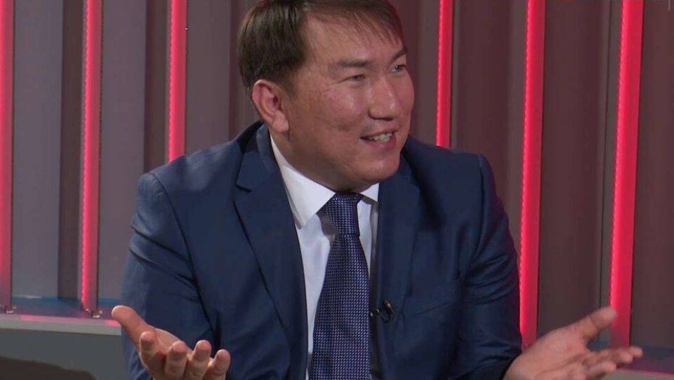 Глава департамента добропорядочности: Госслужащий не должен ходить с протянутой рукой