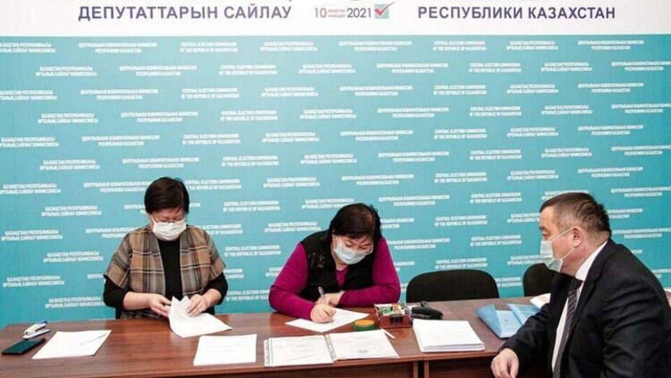 Народная партия Казахстана подала документы в ЦИК на участие в парламентских выборах