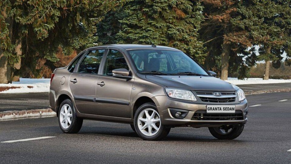 Продажи казахстанских авто в 2016 году упали в два раза