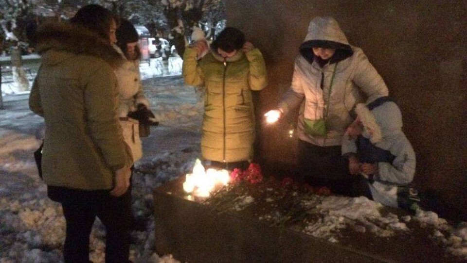 Жители Тараза зажгли свечи в память о погибших под лавиной военных 