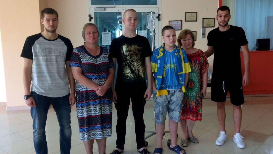 Футболисты "Астаны" навестили онкобольного юного болельщика