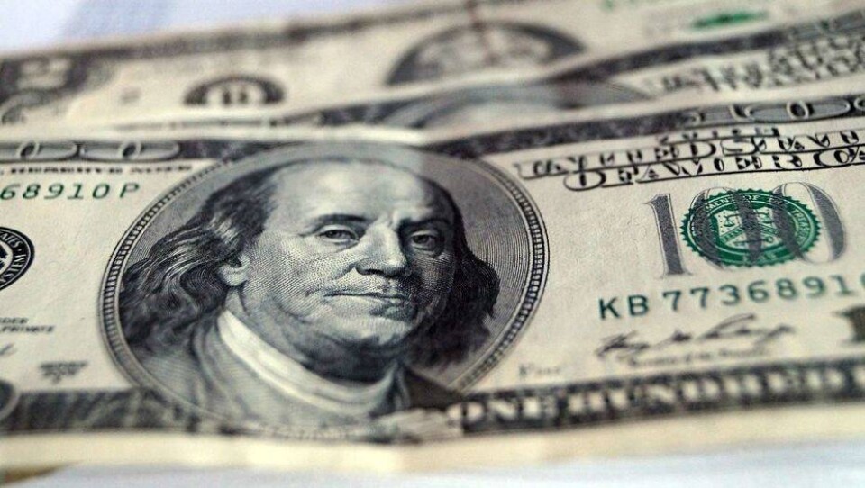 Нацвалюта на бирже укрепилась ещё на 2 тенге по отношению к доллару