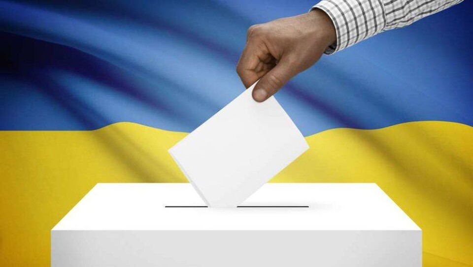 Живущих в РФ украинцев отправляют голосовать в Казахстан. Депутат назвал власти дебилами