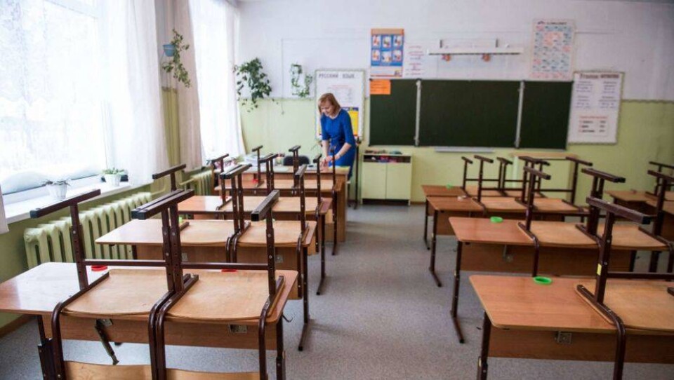 В Астане и шести регионах страны отменили занятия школьников